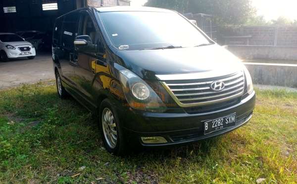 HYUNDAI H-1 2.5 AT