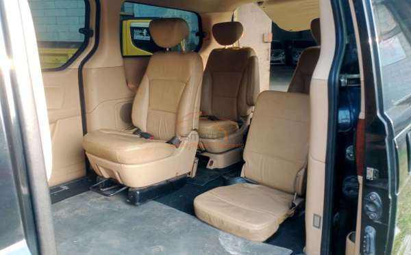 HYUNDAI H-1 2.5 AT