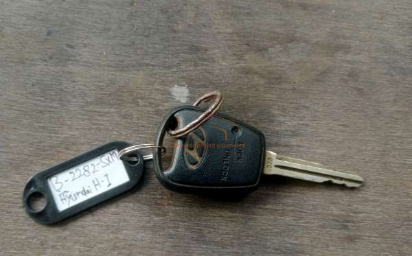 HYUNDAI H-1 2.5 AT