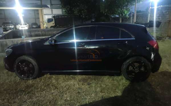 MERCEDES BENZ A 200