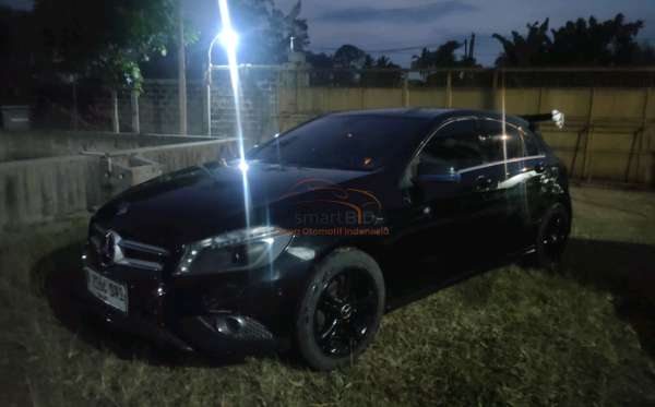 MERCEDES BENZ A 200
