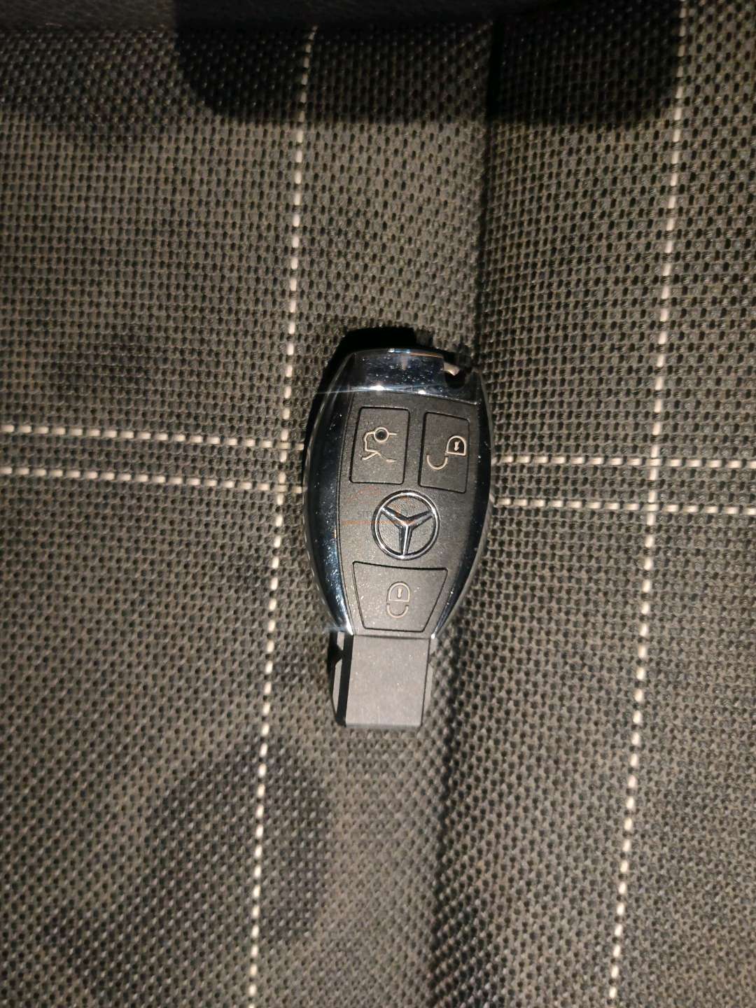 MERCEDES BENZ A 200