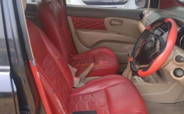 NISSAN GRAND LIVINA