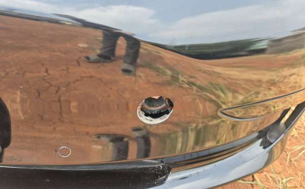 TESLA  MODEL 3