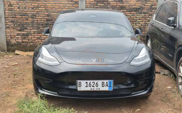 TESLA  MODEL 3