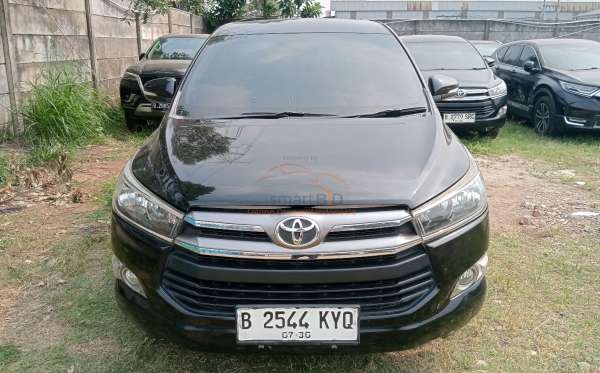 TOYOTA INNOVA 2.0 V