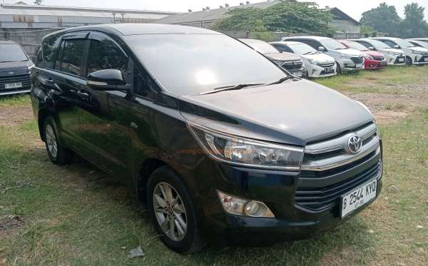 TOYOTA INNOVA 2.0 V