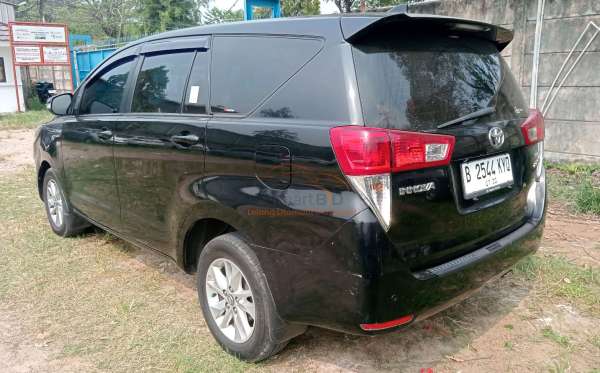 TOYOTA INNOVA 2.0 V