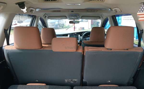 TOYOTA INNOVA 2.0 V
