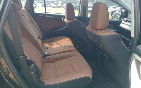 TOYOTA INNOVA 2.0 V