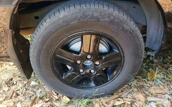 TOYOTA INNOVA E