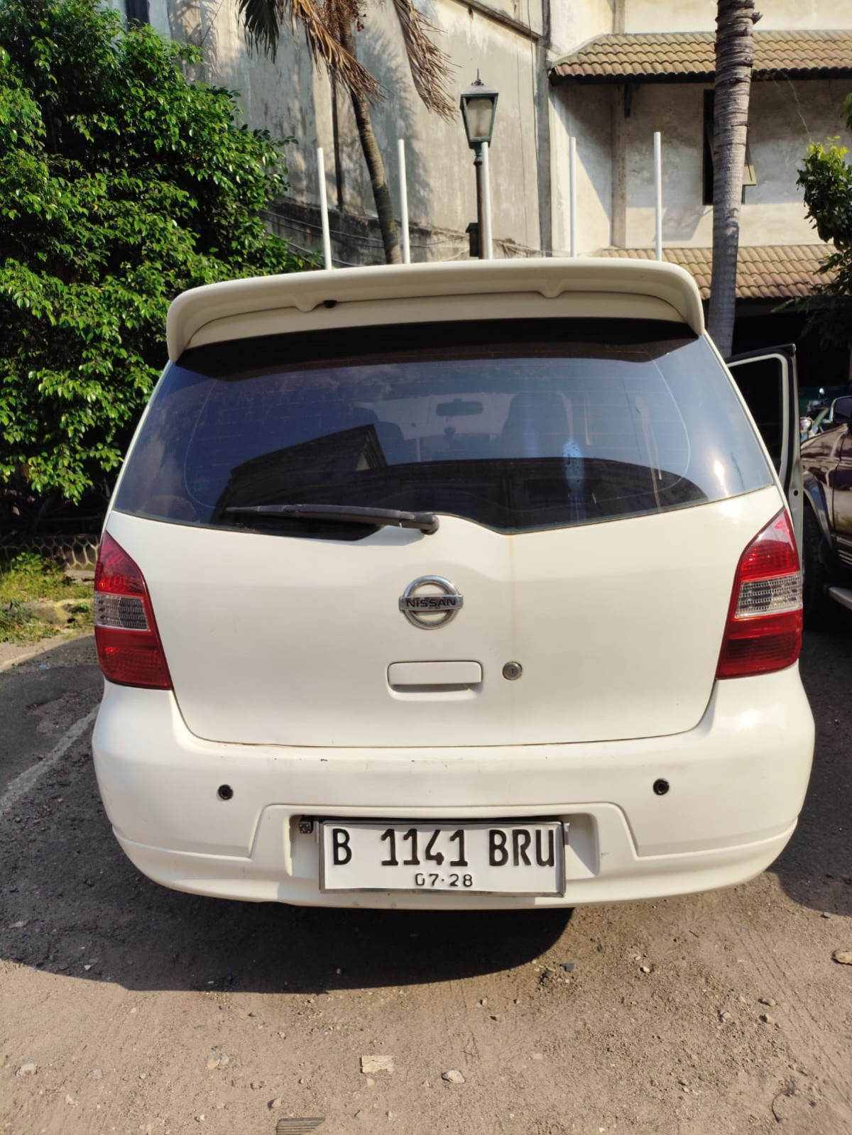 NISSAN GRAND LIVINA
