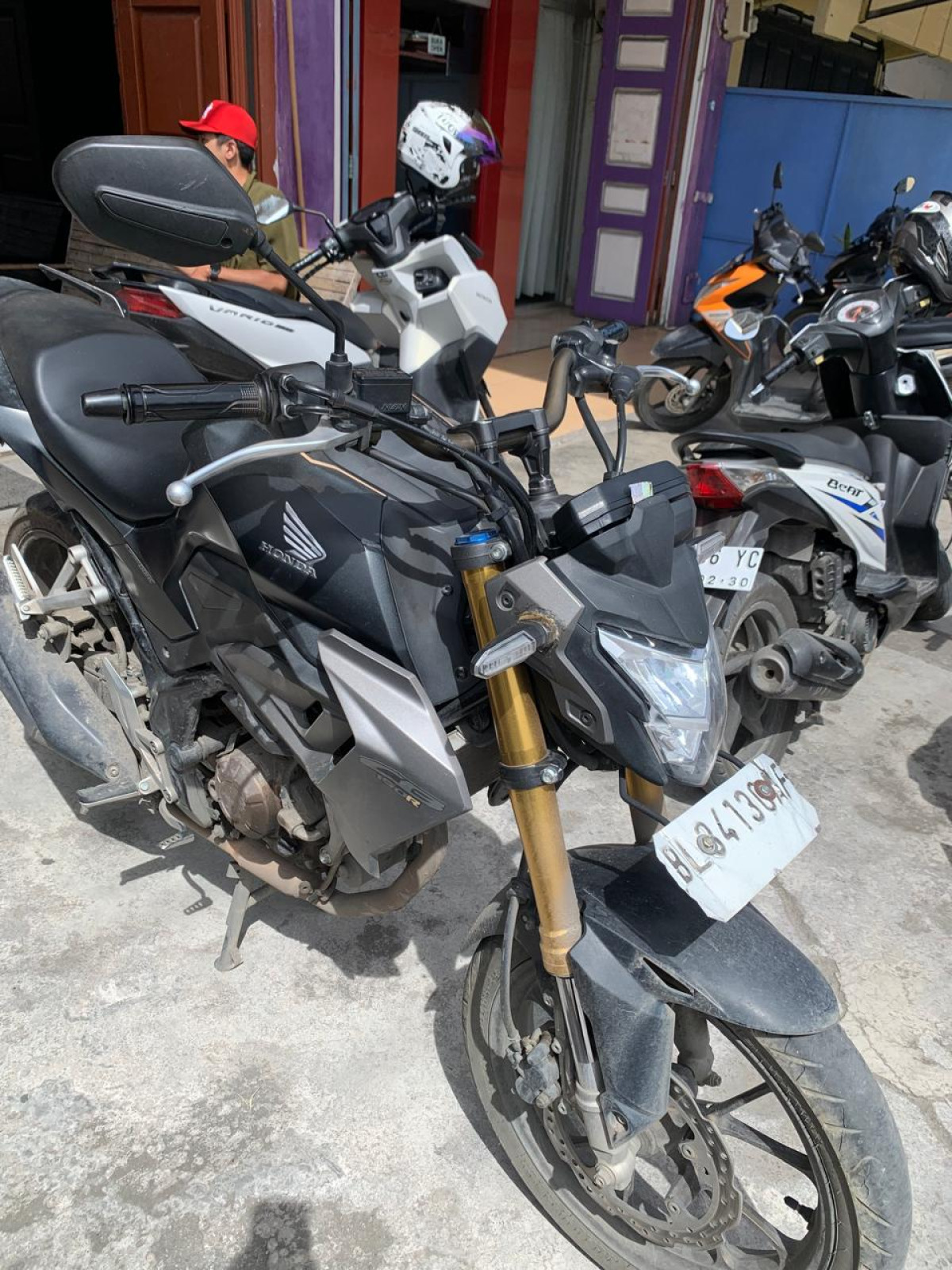 HONDA CB 150 R