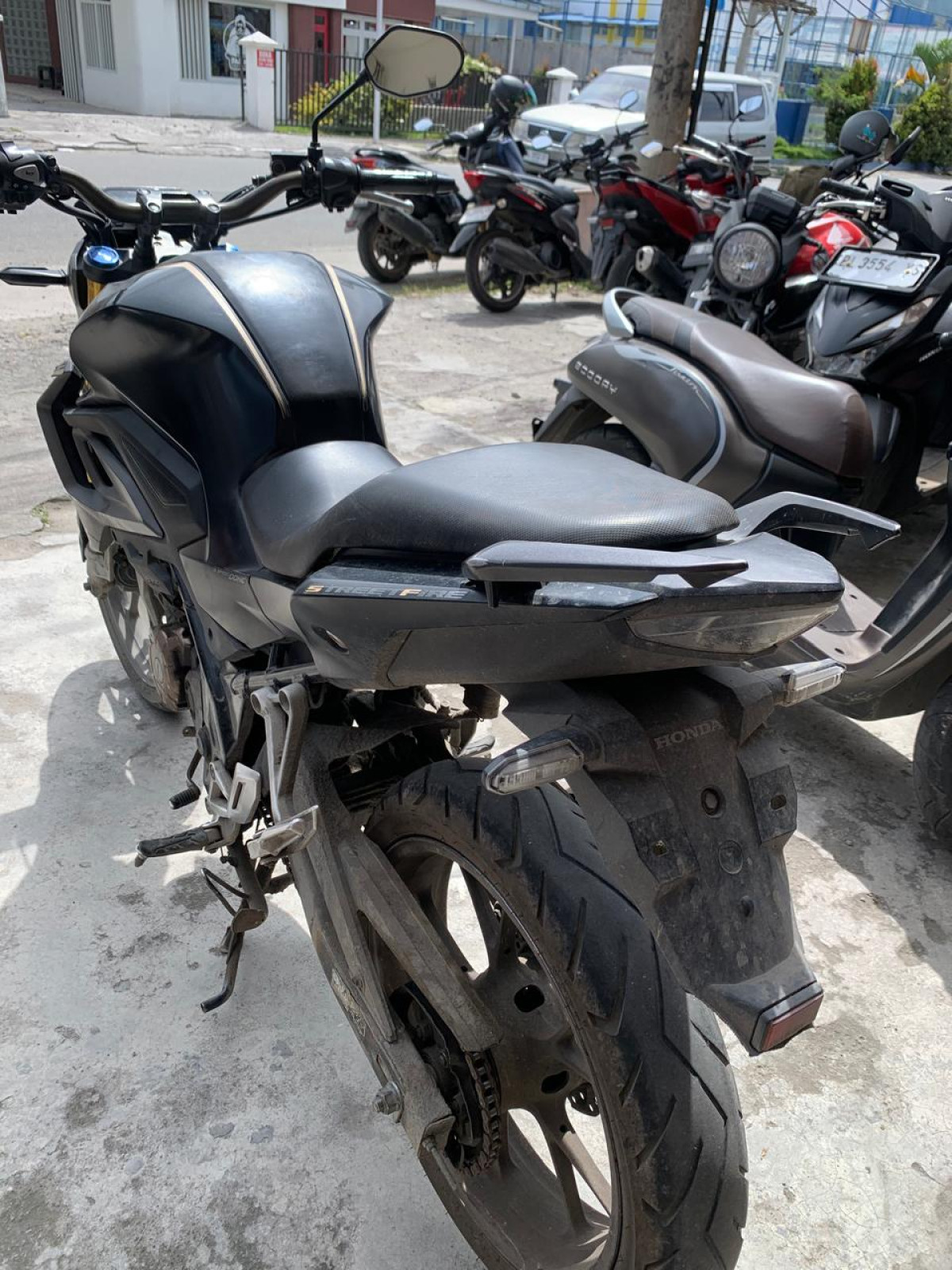 HONDA CB 150 R