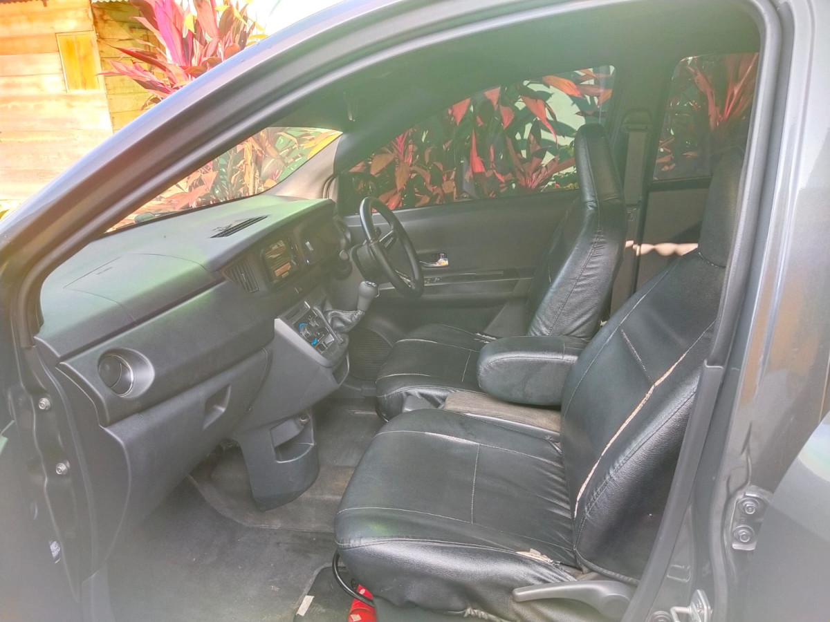 DAIHATSU SIGRA  R