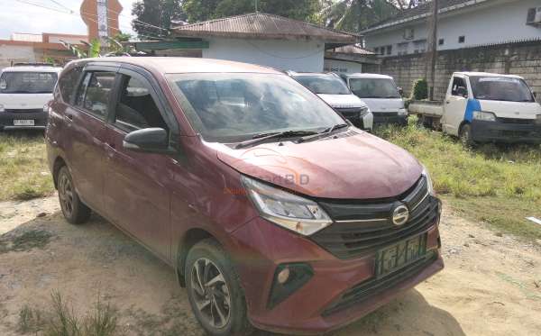 DAIHATSU  SIGRA  R
