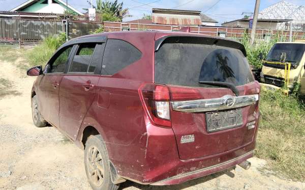 DAIHATSU  SIGRA  R
