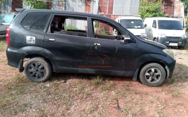 DAIHATSU  XENIA