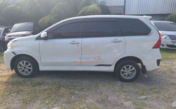 DAIHATSU XENIA