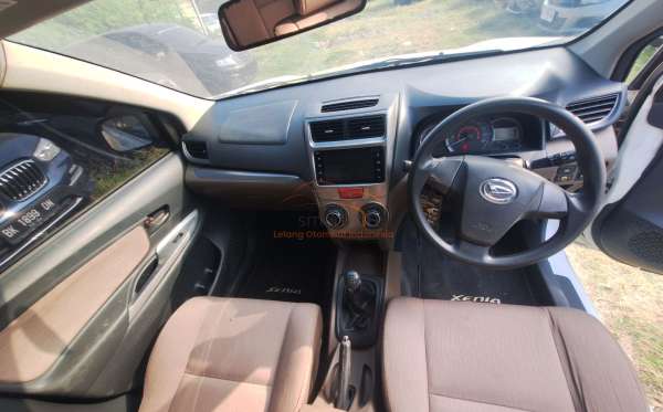 DAIHATSU XENIA