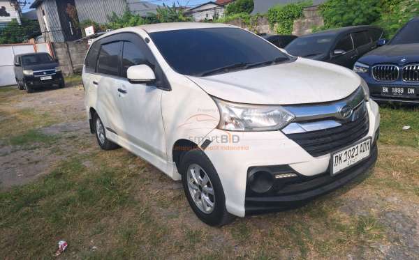 DAIHATSU XENIA