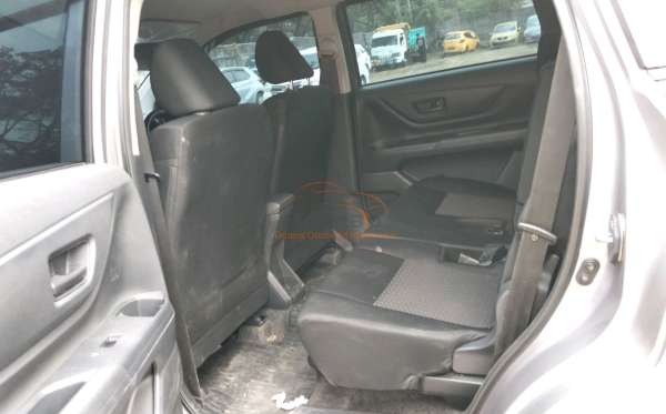 DAIHATSU XENIA