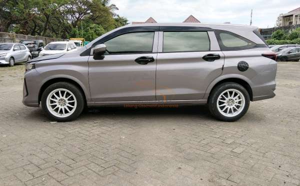 DAIHATSU XENIA