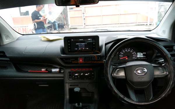 DAIHATSU XENIA