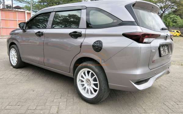 DAIHATSU XENIA