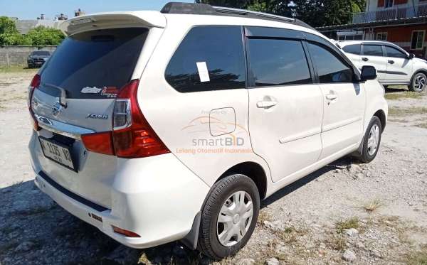 DAIHATSU  XENIA  R