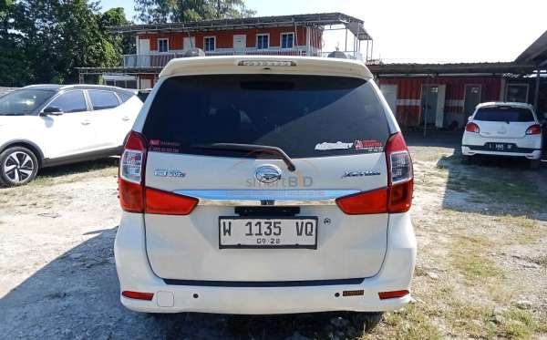 DAIHATSU  XENIA  R