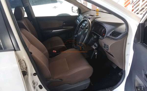 DAIHATSU  XENIA  R