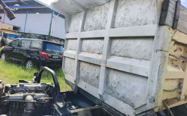 MITSUBISHI  FE SHD  (4X2) MT