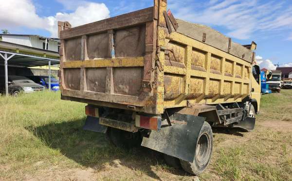 MITSUBISHI  FE SHD  (4X2) MT