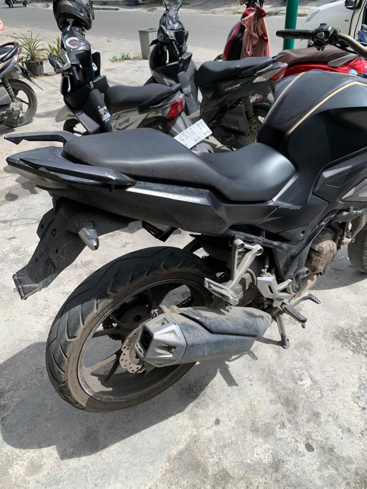 HONDA CB 150 R
