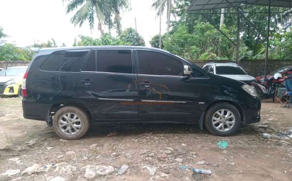 TOYOTA INNOVA G