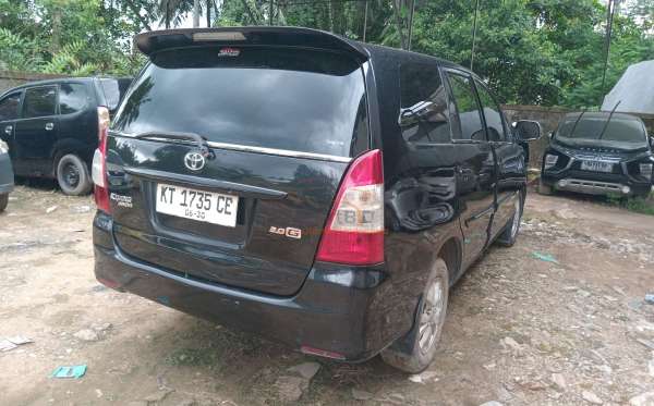 TOYOTA INNOVA G