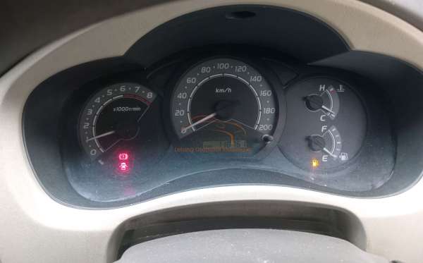 TOYOTA INNOVA G