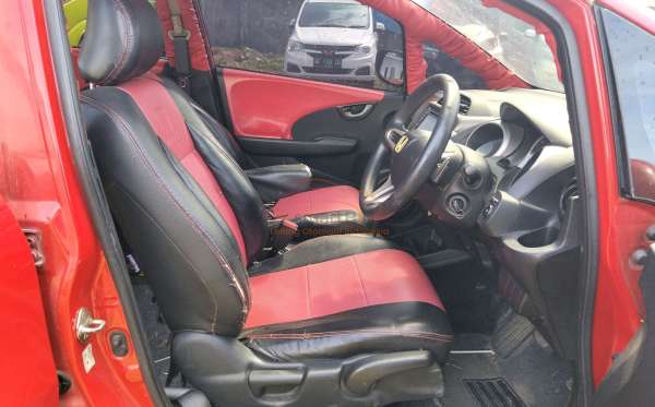 HONDA JAZZ GE8 1.5 E