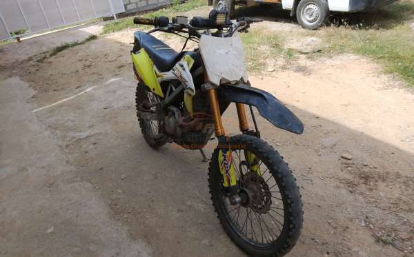 KAWASAKI KLX 150