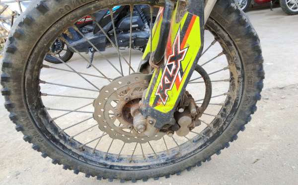 KAWASAKI KLX 150