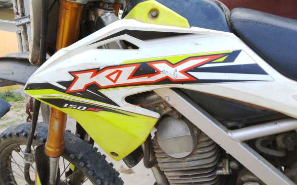 KAWASAKI KLX 150