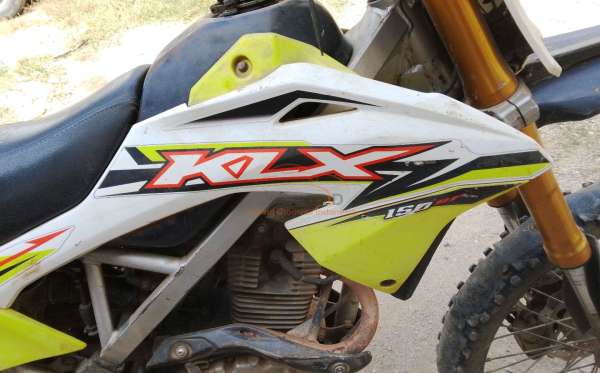 KAWASAKI KLX 150