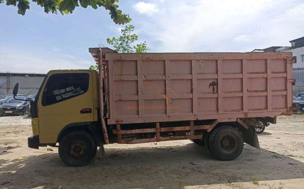 MITSUBISHI CANTER FE 75