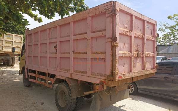 MITSUBISHI CANTER FE 75