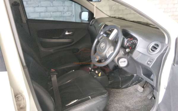 TOYOTA AGYA 1.2 G