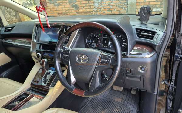 TOYOTA ALPHARD 2.5 G