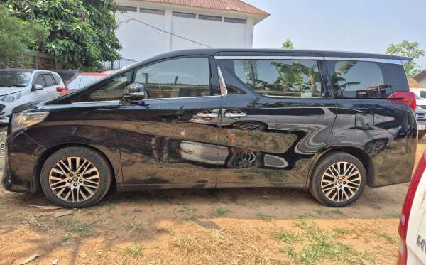 TOYOTA ALPHARD 2.5 G