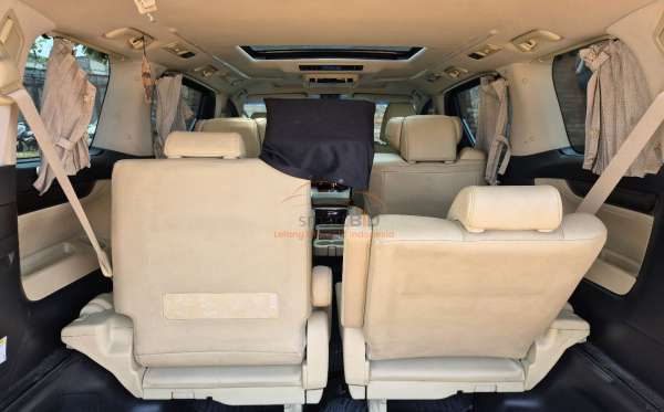 TOYOTA ALPHARD 2.5 G