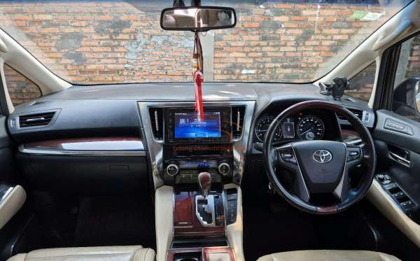 TOYOTA ALPHARD 2.5 G